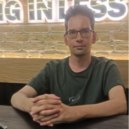 user-avatar