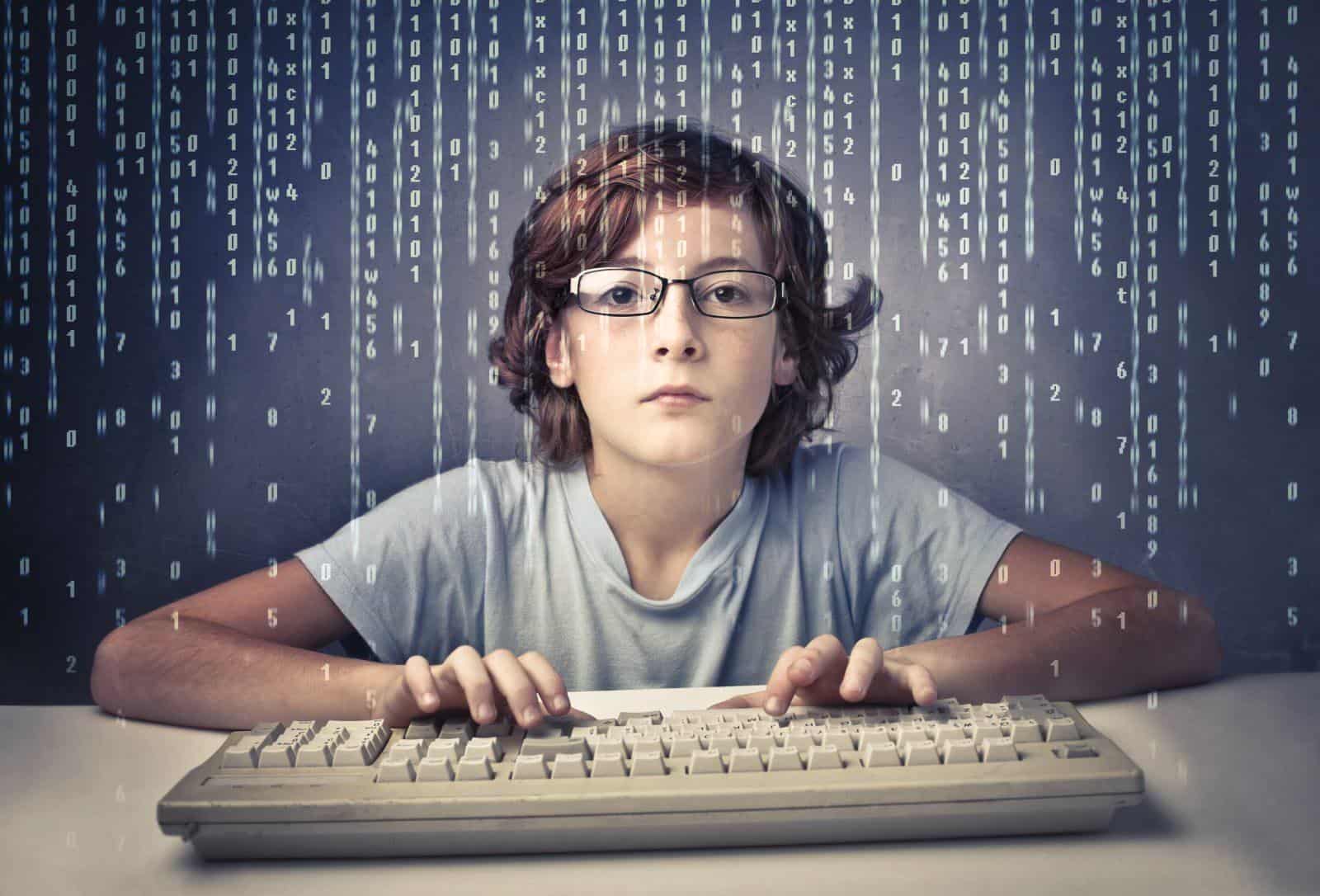 ۵ دلیل مهم برای یادگیری کدنویسی توسط کودکان در سال ۲۰۲۲