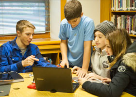 زبان‌های برنامه‌نویسی مناسب برای دانش‌آموزان